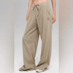 ALO Wide Leg Muse Pants